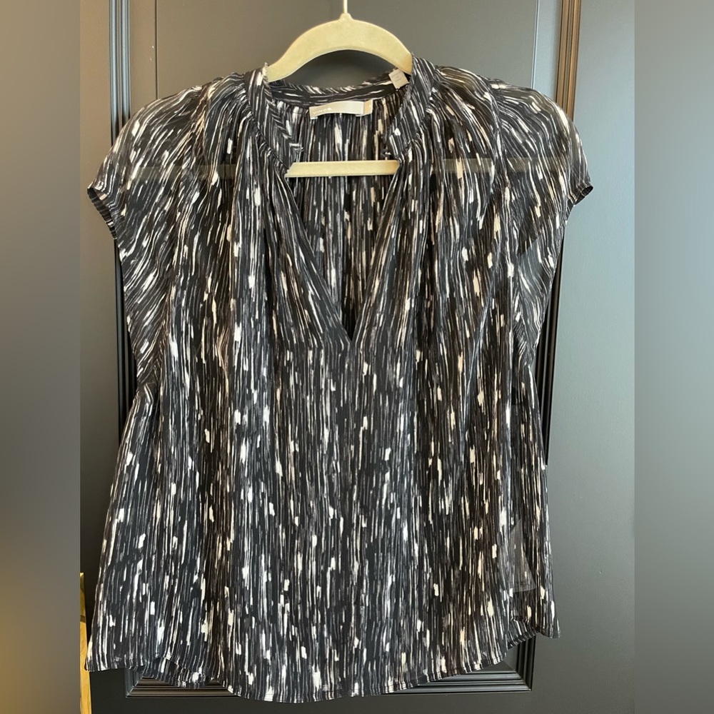 Vince silk short sleeve top XS